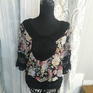🌺Floral Crochet Lace Top🌺